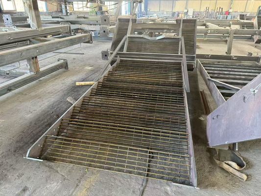 Гибкая нескользящая прочная коррозионностойкая стальная наружная лестница